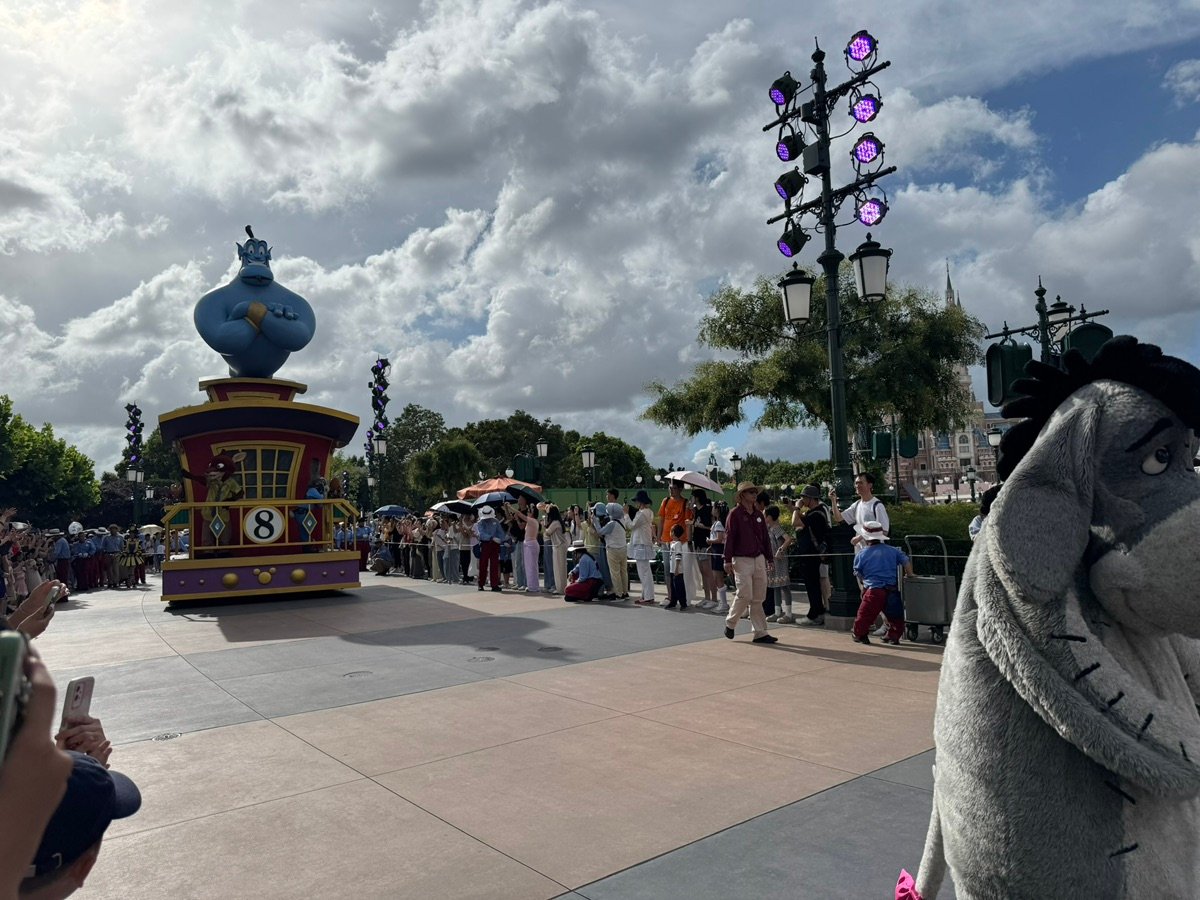 Winnie the Pooh, Tigger, and Shanghai Disneyland castle in background