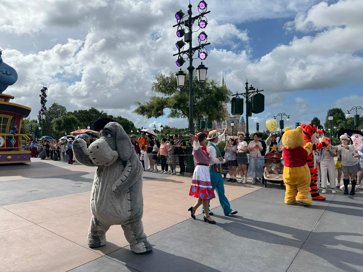 Genie float and Eeyore processing in Shanghai Disneyland parade