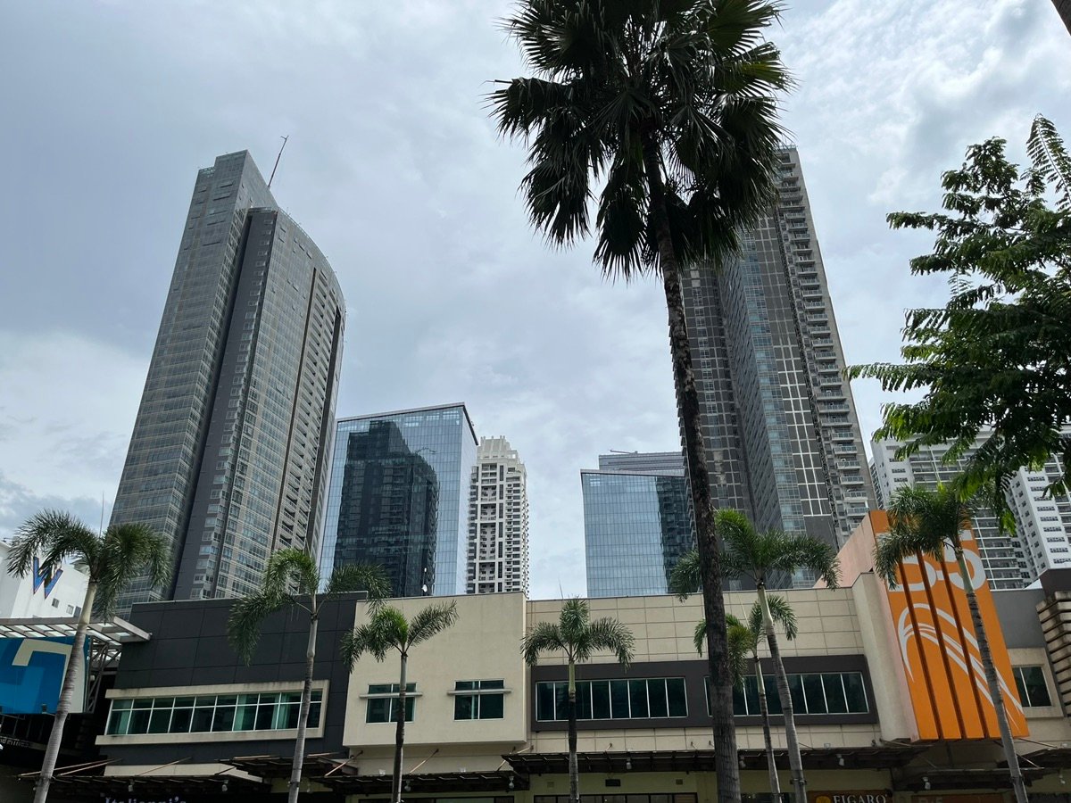 乌普镇博尼法西奥Italianni餐厅的户外座位