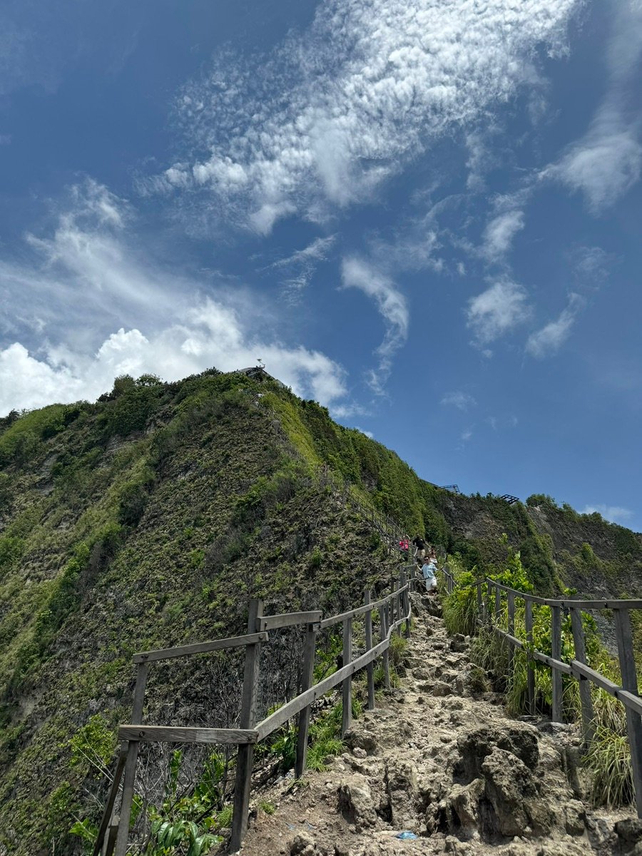 Another angle of Kelingking Beach