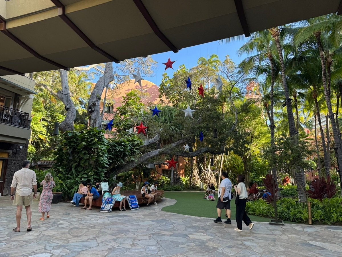 A view of Seaside Avenue in Waikiki