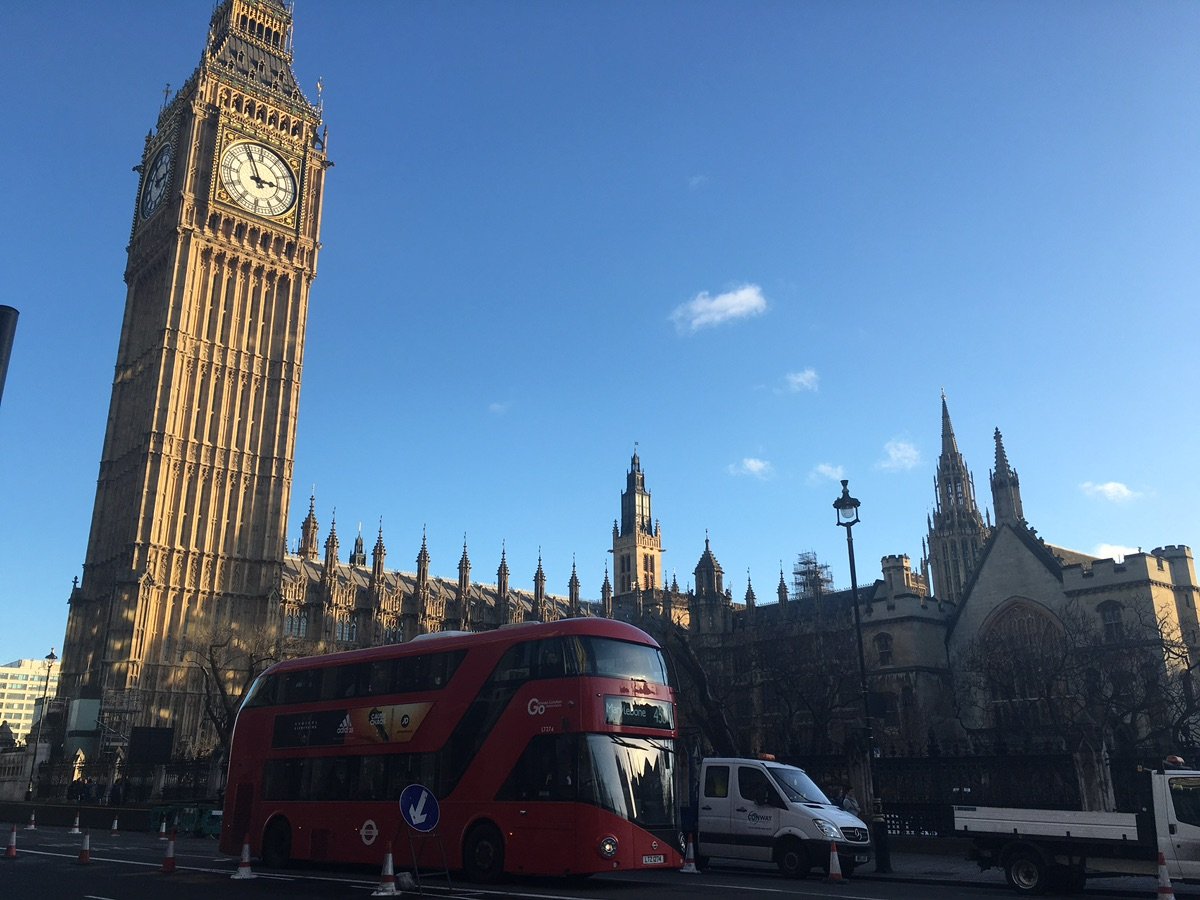 ウェストミンスター宮殿の装飾的なファサード