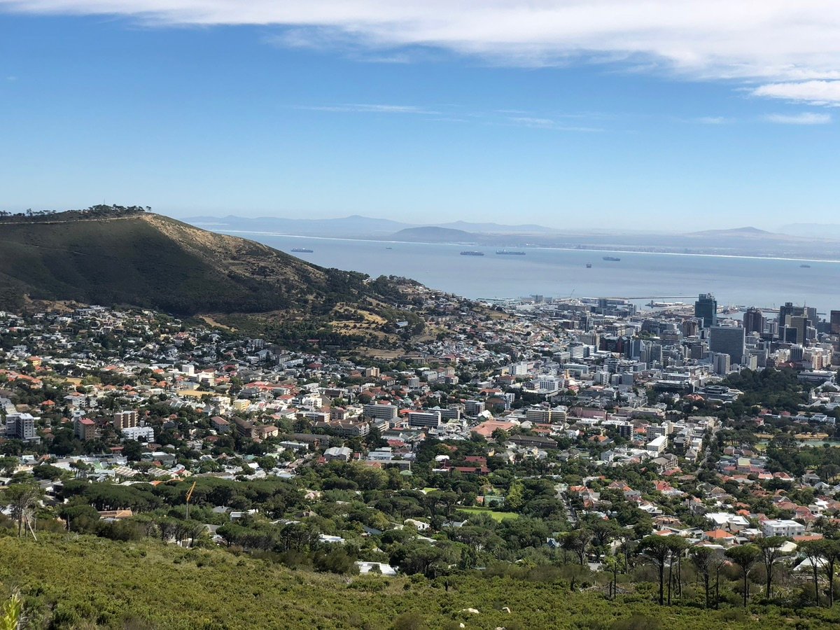 ケープタウンの住宅地と都心部の様子