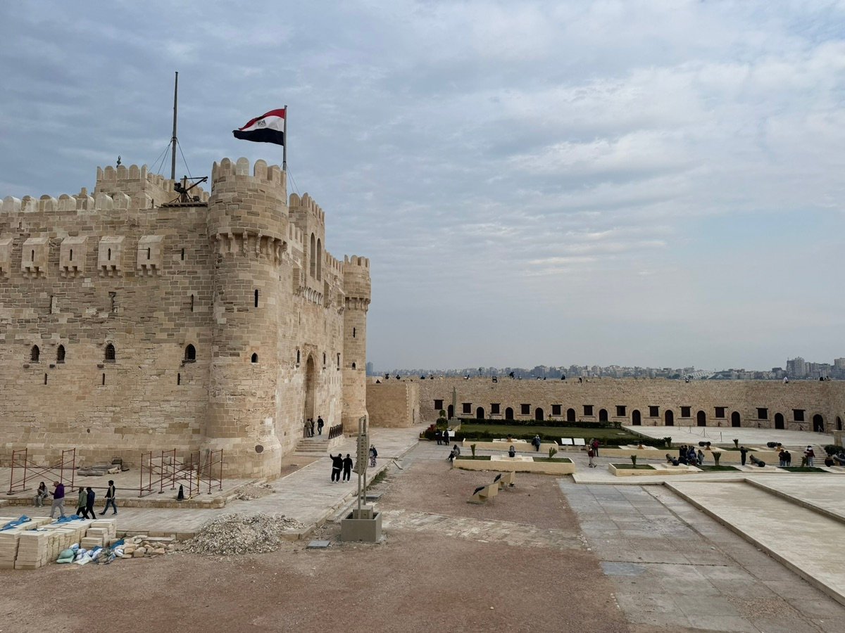 A panoramic view showing the connection between the fort and the city
